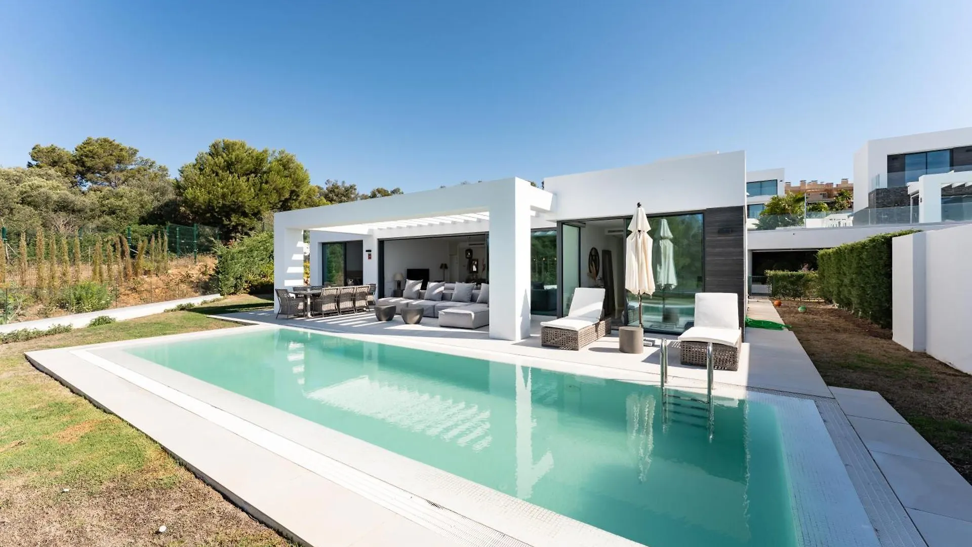 Lujosa Villa Con Vistas Al Mar Marbella